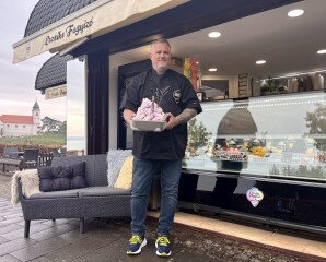 Dobos József - Erzsike Fagylaltozó, Tihany