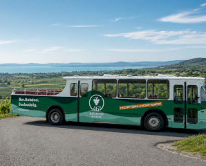 Hop-on hop-off borbusz a Balatonnál