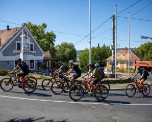 Könnyített túrák és balatoni futamok e-bike-on