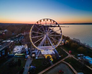 Panorámás jégpálya és hófánkpálya Siófokon