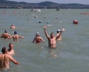 Sikerrel zárult az Allianz Öböl-átúszás