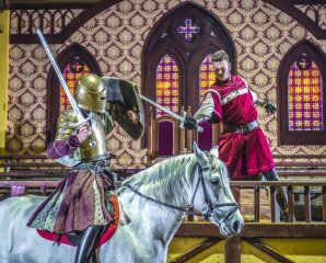 Történelmi Lovasjátékok és vacsora Sümegen