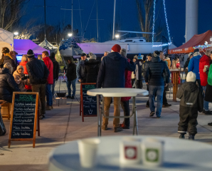 Ünnepi fényekbe öltözik a füredi vitorláskikötő