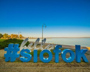 Vibrálóan színes programkavalkád Siófokon